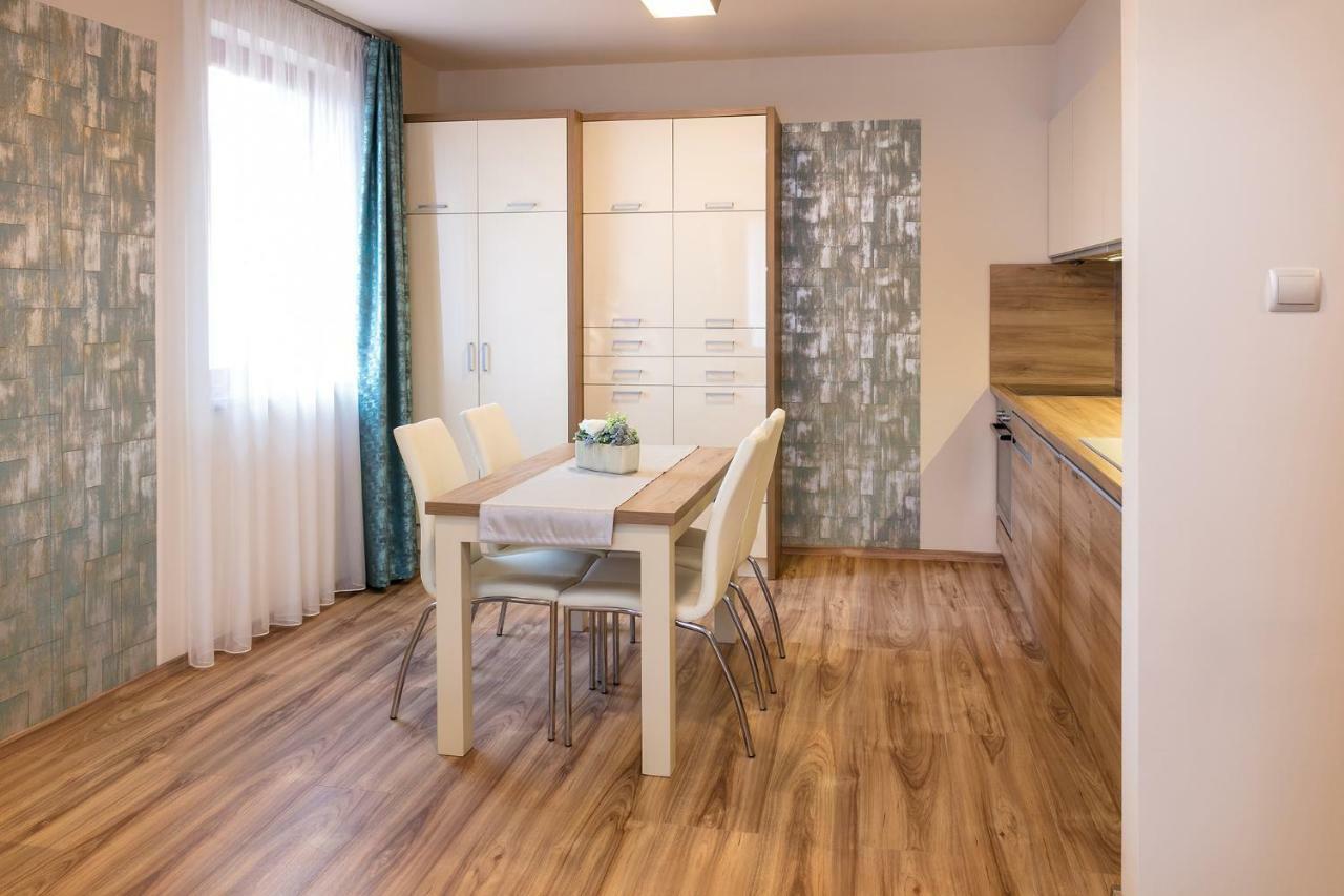 Foter Rezidencia 3 Appartement Győr Buitenkant foto