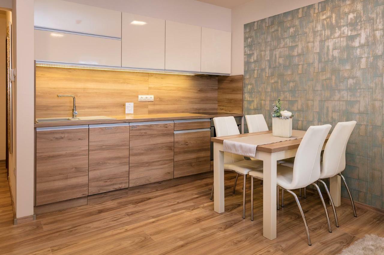 Foter Rezidencia 3 Appartement Győr Buitenkant foto